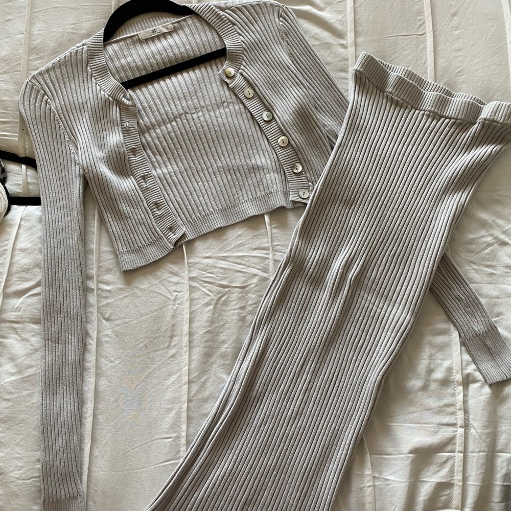 437 Ribbed Set